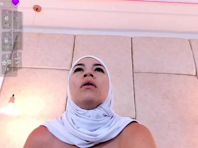 Offline amira-s on BongaCams