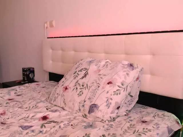 Offline AnnesCora on BongaCams