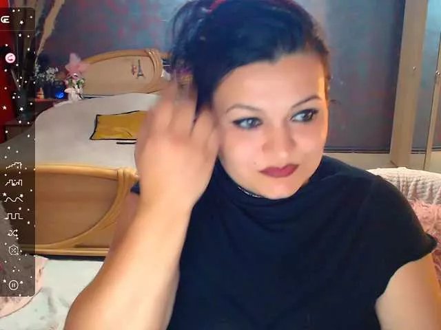 Freechat Ariellefoxy on BongaCams