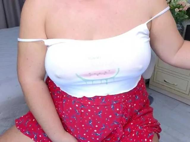 Baby-Mary — I'm turned on by confidence, curiosity, and chemistry. I love when someone takes their time, builds the tension, and knows how to play. A little dominance, a lot of teasing --- and you've got my full attention.