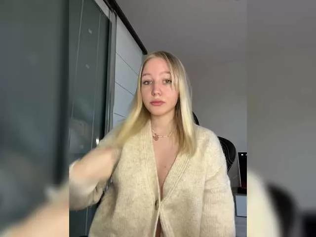 Freechat BLONDINO4KA on BongaCams