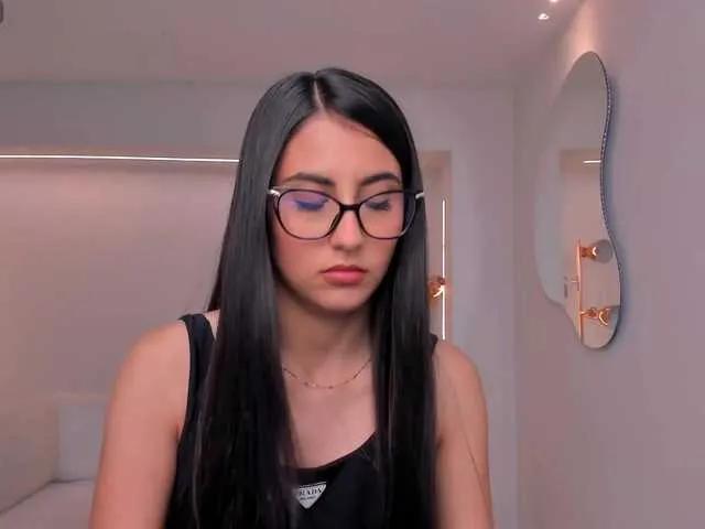 BonnyRose — Men who know how to value, men who demonstrate with actions and not just words, big and small cocks. Who play with my tits and know how to spank me.
