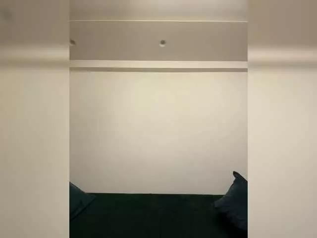 bubble-gum122 on BongaCams 