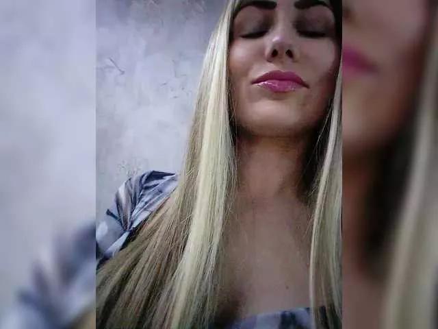 Cassssablanca on BongaCams 
