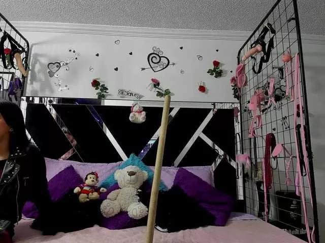 Dreamgirlss on BongaCams