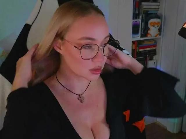 Freechat Emili1- on BongaCams