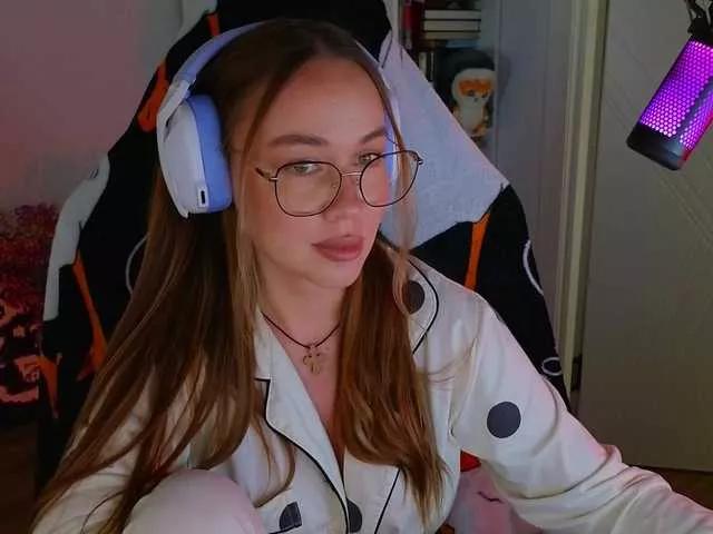 Freechat Emili1- on BongaCams