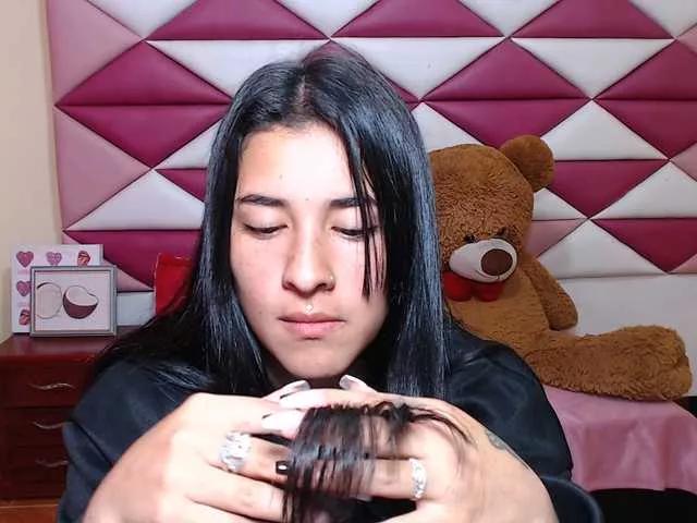 emmajonzlx on BongaCams