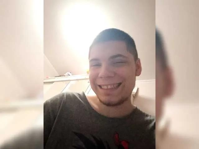 Gayman002 on BongaCams