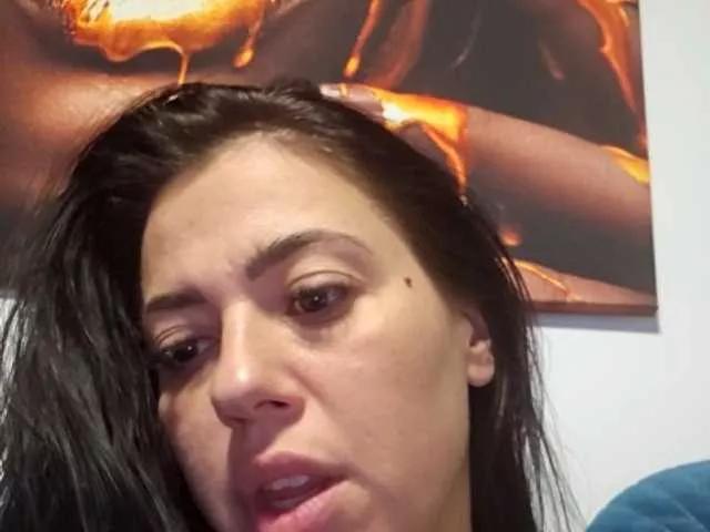 Hottbrune3tte on BongaCams 