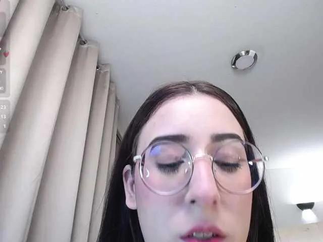 Im-Kitty —   Sexual fantasy is to do it in an elevator, I would love to feel the adrenaline of being seen and also in a forest. Well, enjoy that it is one of my favorite places. I love dildos and playing with oil....