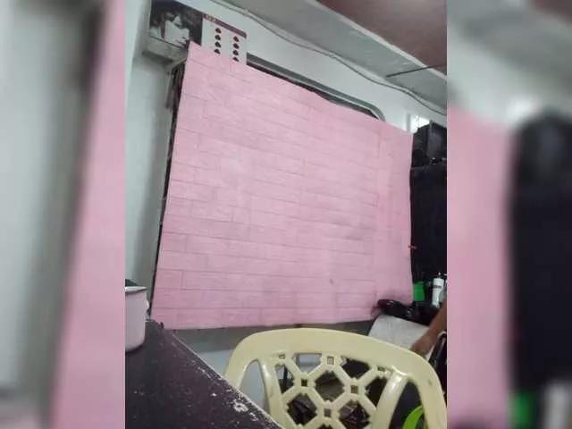 Offline Juicylinky on BongaCams