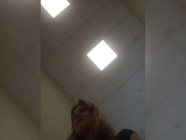 Offline LagoonJoy on BongaCams