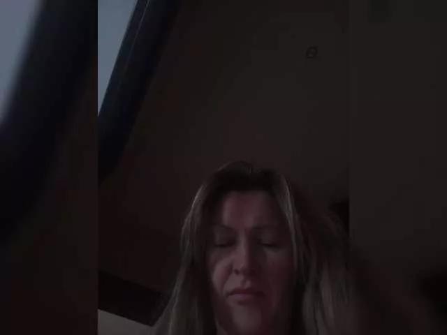 Offline LagoonJoy on BongaCams