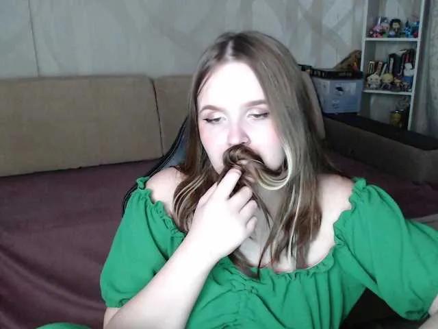Lizzi-Peach — Freechat on BongaCams