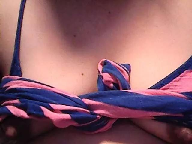 Offline lovelyshantal on BongaCams