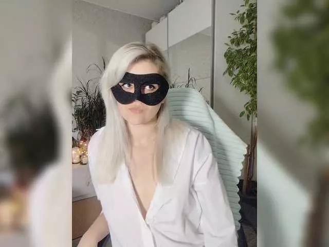 LOVEMENOW23 on BongaCams