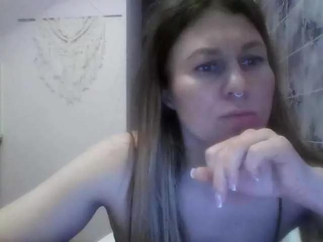 Freechat MarinaFit on BongaCams