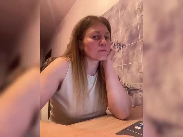 Freechat MarinaFit on BongaCams