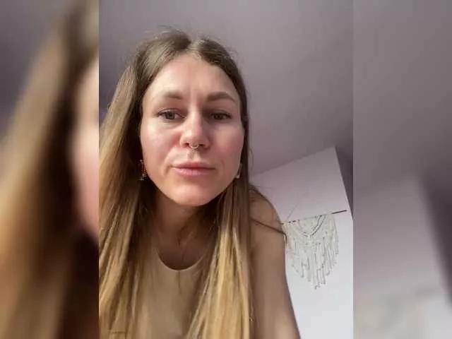 Freechat MarinaFit on BongaCams