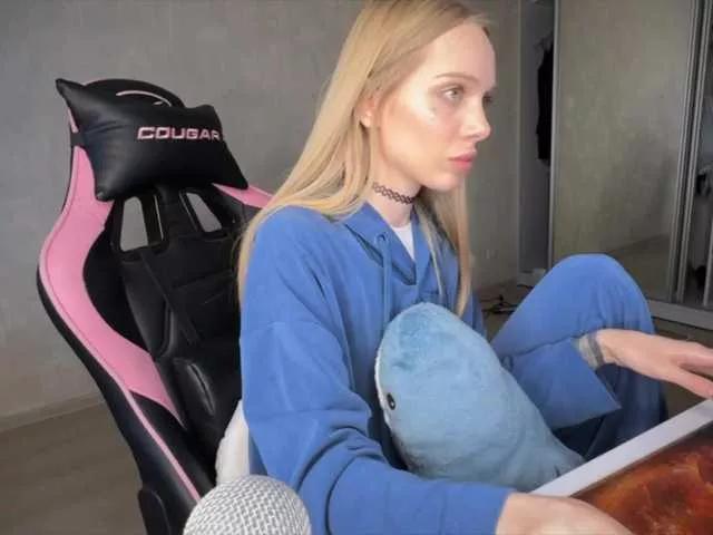 Offline Mini-Tiny on BongaCams