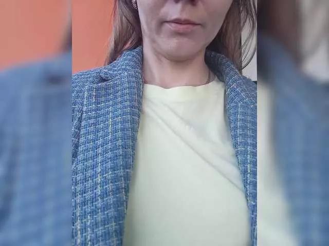NinonDePeace on BongaCams