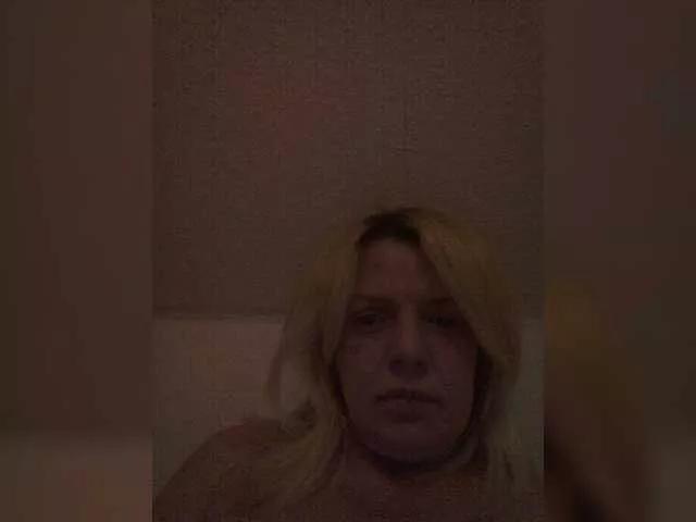 Offline OlenikaKlass on BongaCams