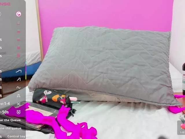 playfulcurvy on BongaCams