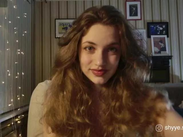 sarahsupershy on BongaCams