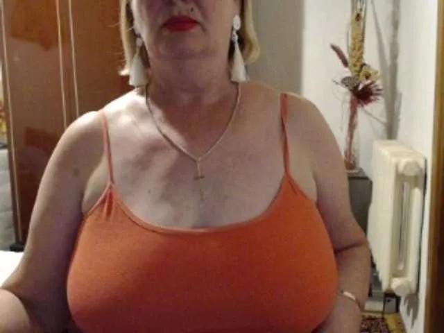 secretfox — Deep and passionate love, yeah you might get hurt but it is the only way to live the life fully