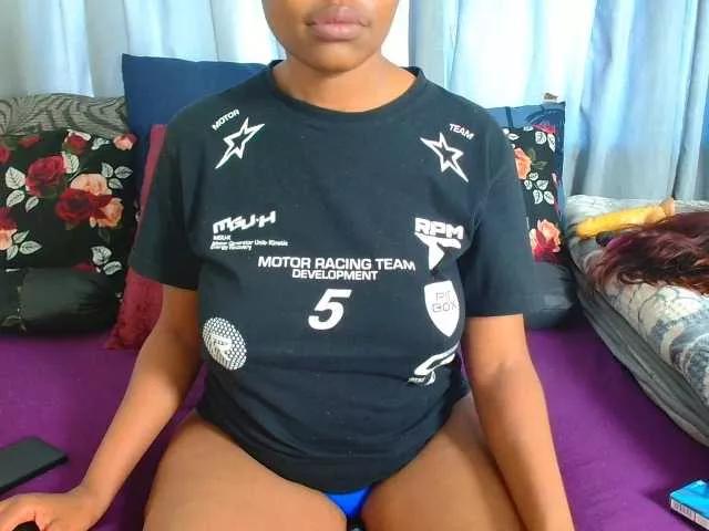 SexyCreamyPussy — playing with my clit