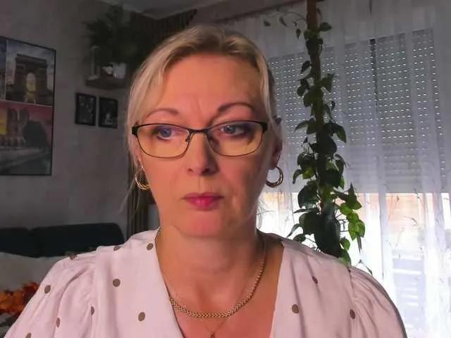 SoftVANESSA — I am a cooking addict, yes ! My dream is to make the whole world smell better with my cookies and my special plates I like to cook, The secret ingredient is always love, I like to put love in all I do. I believe laughter is brightest when the food is...