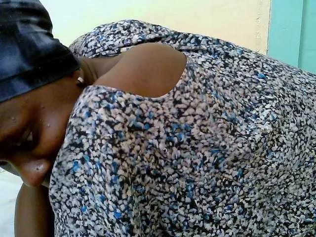 sweetdol2 on BongaCams 