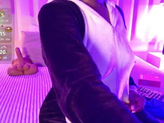 VICKYWALLES — touch me, feel how you are with me and you fuck me hard, dance, I like to be bitten, spank my ass, make me vibrate and always treat me with respect