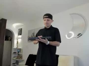 Away a_lejandro_08 on Chaturbate