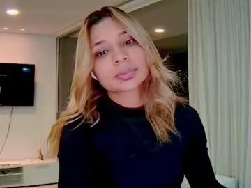 alisondiaz_ — Naked and a lot of squirting in public [2000 tokens remaining]