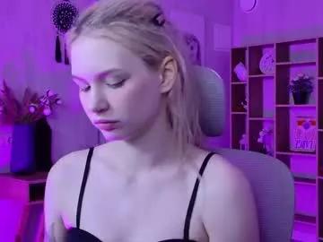 avadaviis — GOAL: To fulfill my dream [5552 tokens remaining] Hello everyone, let's chat? #goddess #smoke #cute   #nonude #blonde