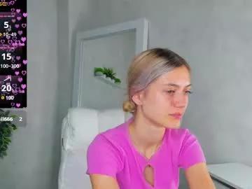 Freechat cherry_pr1ce on Chaturbate