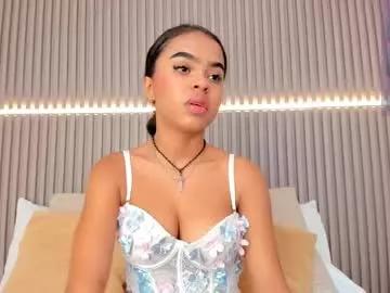 Freechat coralineross_ on Chaturbate