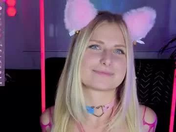 crystal_blond on Chaturbate