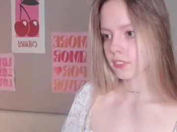 denaebeste — Hi ! I am beginner model here ! Let's just fun GOAL:make my top shorter  + Every 5 token MEOW #new #shy #skinny #18 [77 tokens remaining]