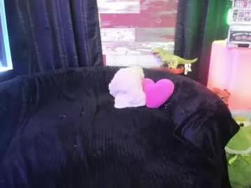 elle4you on Chaturbate 