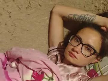 Freechat flowercandydoll on Chaturbate