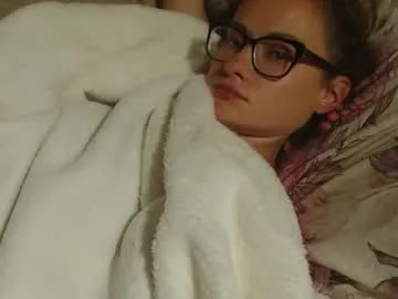 Freechat flowercandydoll on Chaturbate