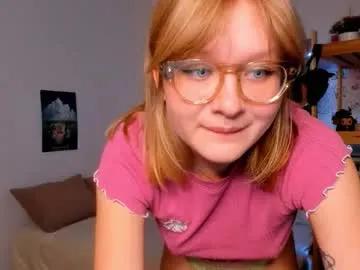 leazy_peasy — GOAL: Take off Top [213 tokens remaining] Purrr #natural #fit #piercings #young #anal