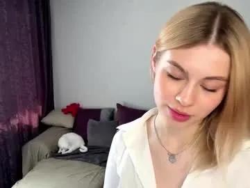 lil_elisa — I want tease u my tongue> #natural #18 #new #shy [33 tokens remaining]