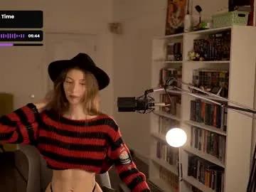 loony_moony — naked doggy [406 tokens left] !menu / patterns: 111,122, 166, 222 #skinny #tall #tattoo