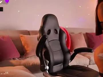 Freechat mia_v7 on Chaturbate