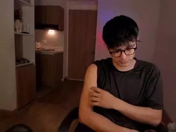 Freechat mikeyvioleta on Chaturbate