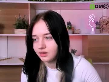 miki_ti — GOAL: smile [111 tokens remaining] Welcome to my room! #new #18 #pretty #young #smoke